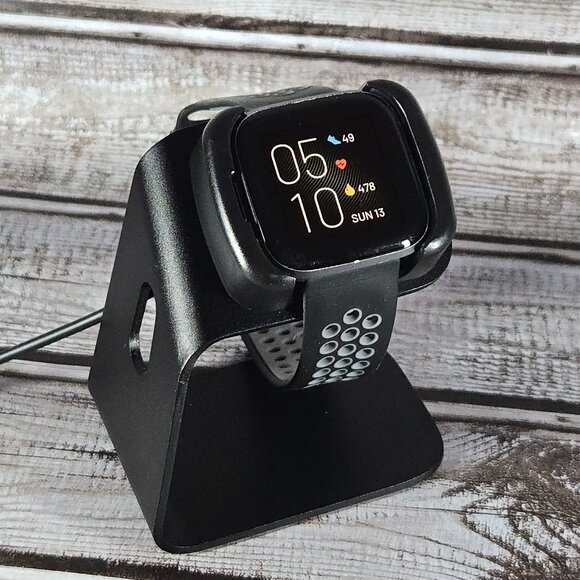 Fitbit Versa 2 Smartwatch Black + Stand Charger Fitness Tracker HR Sleep - Picture 1 of 10